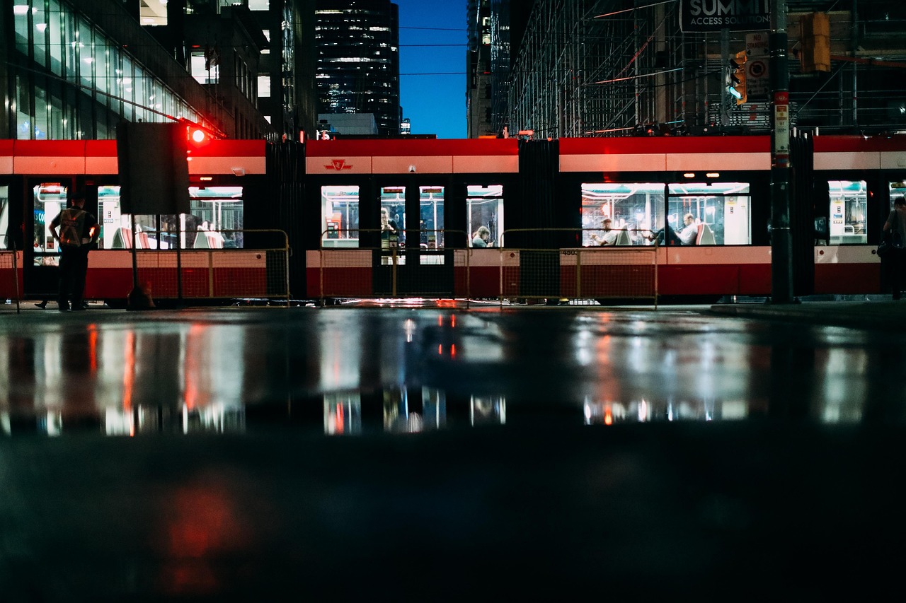 découvrez le voyage en train de nuit à travers l'europe : une expérience confortable et pittoresque pour explorer les plus belles villes tout en dormant.