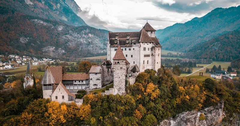 Château de Coupiac : Le charme de l'époque médiévale