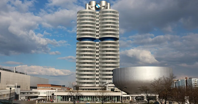 Combien de temps prévoir pour l'ensemble musée + Welt + usine ?