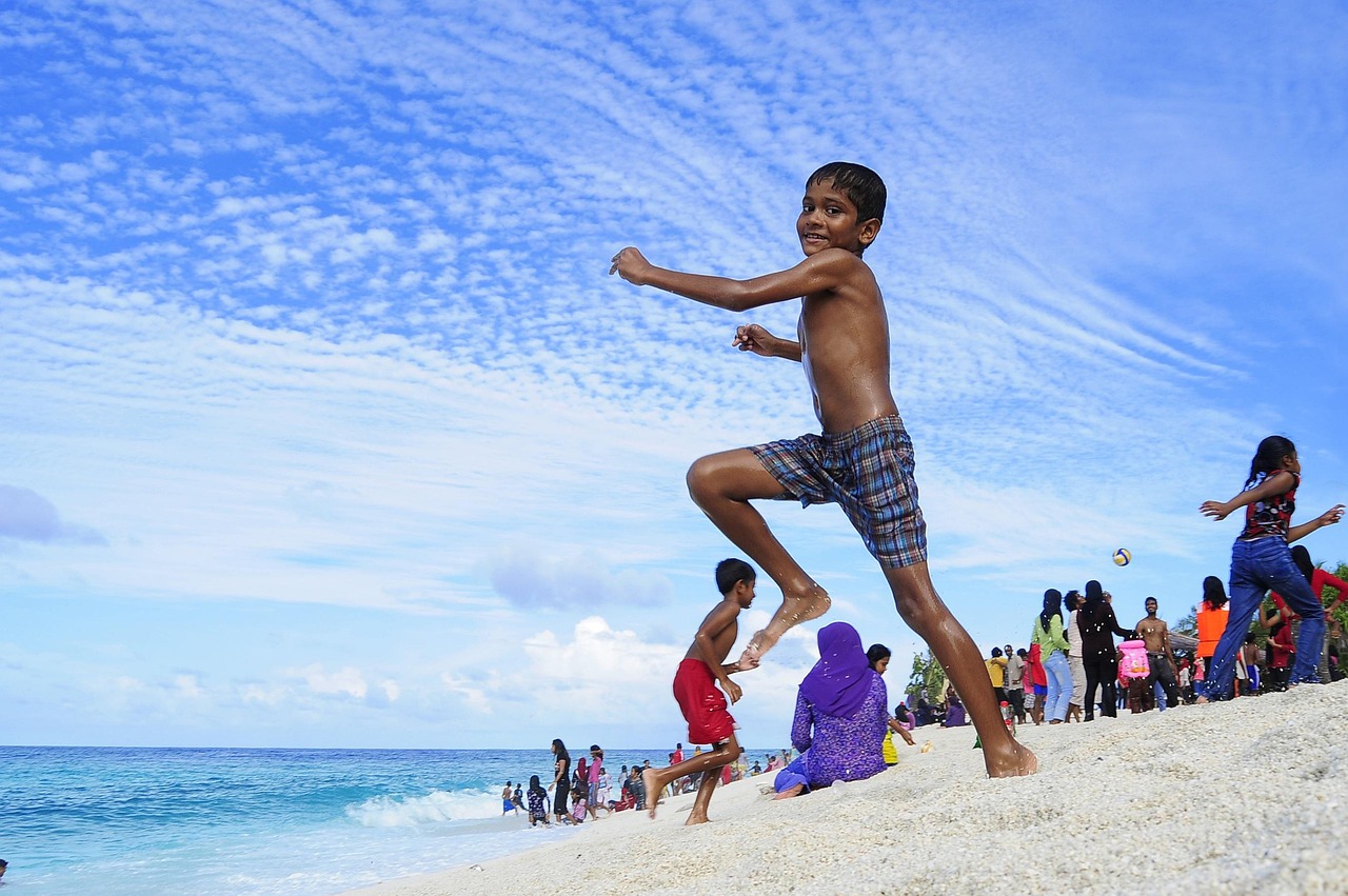 d&eacute;couvrez les maldives, la destination id&eacute;ale pour une lune de miel inoubliable, avec ses plages paradisiaques, ses eaux cristallines et ses h&eacute;bergements de luxe.